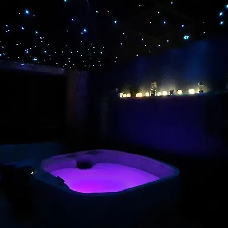 Gite L'Echappee Etoilee Et Son Jacuzzi Privatif Rombach-le-Franc Exterior foto