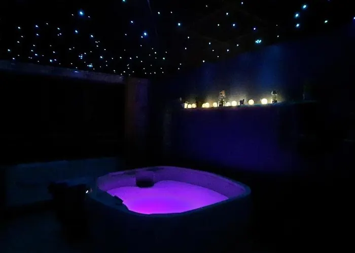 Gite L\'Echappee Etoilee Et Son Jacuzzi Privatif