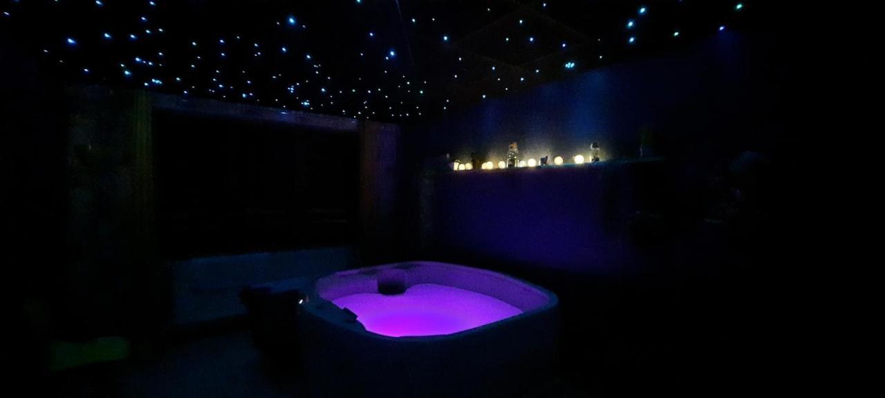 L'echappee Etoilee Et Son Jacuzzi Privatif Apartment Rombach-le-Franc